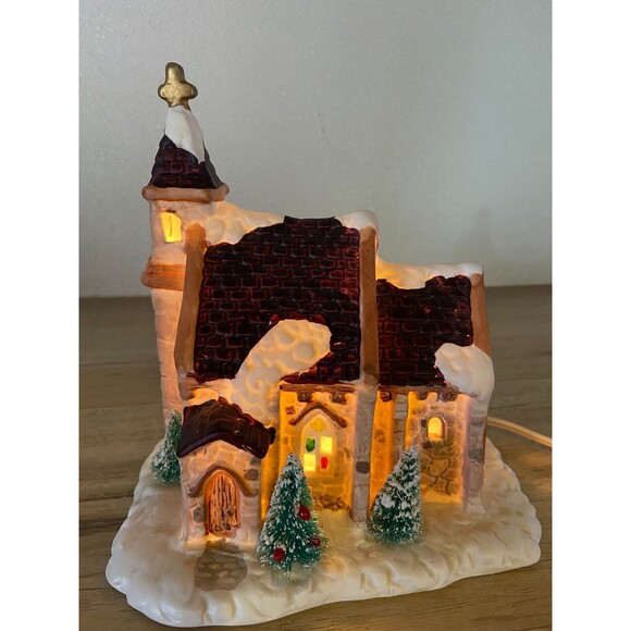 Vtg 1991 Christmas Valley Illuminated Porcelain Church In Original Box - Picture 2 of 16